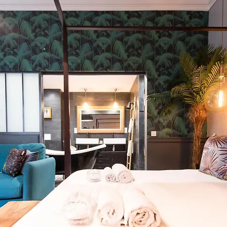 The Royal Suite - Champs Elysees Apartment