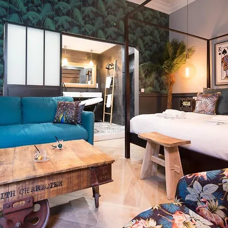 The Royal Suite - Champs Elysees Apartment Paris