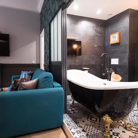 The Royal Suite - Champs Elysees Apartment