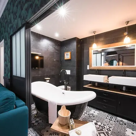 The Royal Suite - Champs Elysees Apartment *